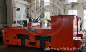 一批14噸架線式湘潭電機車發(fā)往金礦